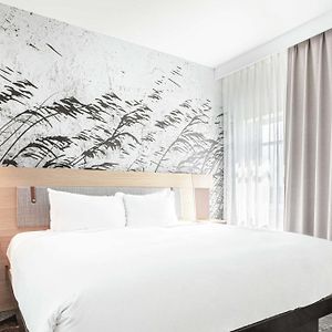 One-Bedroom King Suite